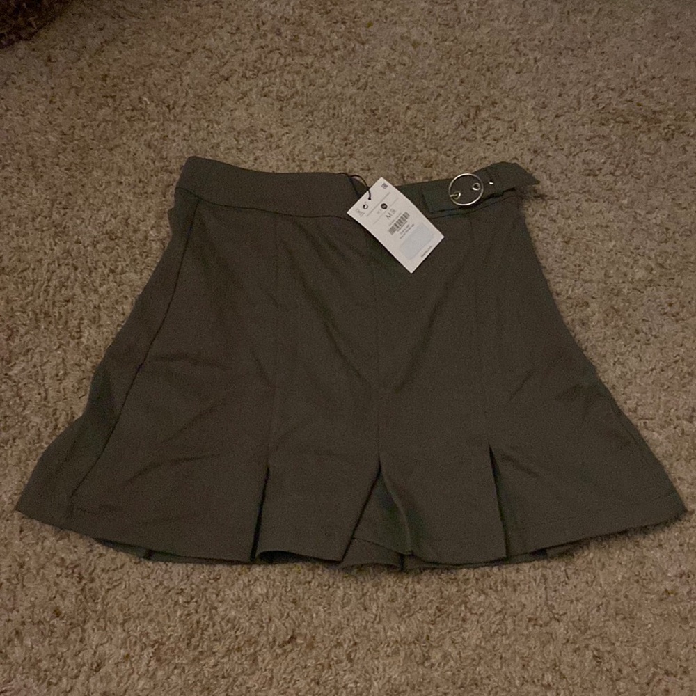 BERSHKA ARMY GREEN SKORT SIZE M